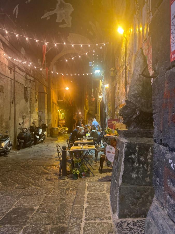 Casa Ninetta - Spaccanapoli - Il Tipico Pianterreno Della Napoli Antica! Exterior photo